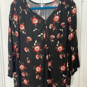 Woman’s size XL V neck top
